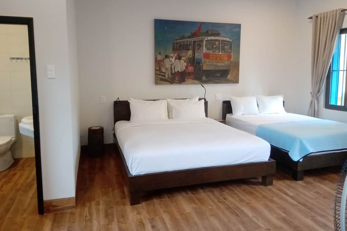 Panorama vierpersoonskamer (Bon Voyage) | Een minibar, een kluis op de kamer, individueel gedecoreerd