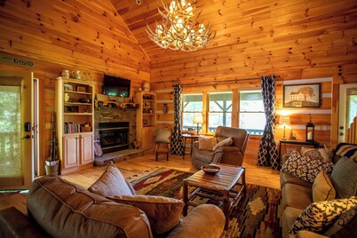 Log Cabin with Hot Tub & Views