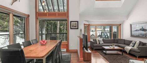 TV, fireplace, offices