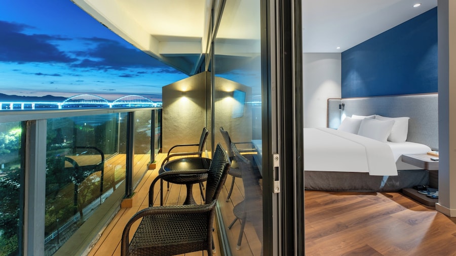 Holiday Inn Express Yichang Riverside by IHG