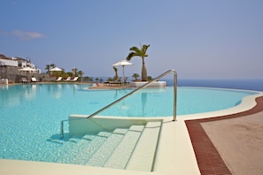 Pool - THE TERRACES OF ABAMA-SUITE 1 BEDROOM PARTIAL SEA VIEW (Guia de Isora, Tenerife)