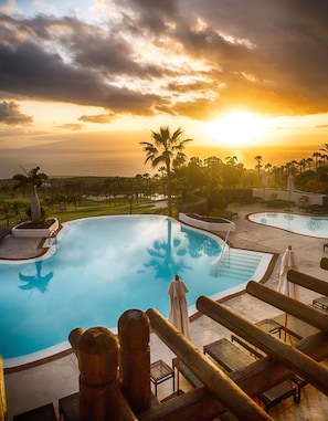 Pool - THE TERRACES OF ABAMA-SUITE 1 BEDROOM PARTIAL SEA VIEW (Guia de Isora, Tenerife)