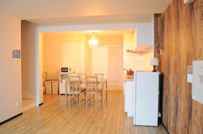 House | In-room dining