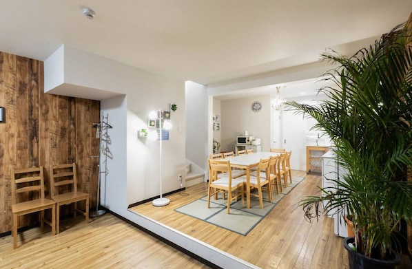 House | Living area | Flat-screen TV