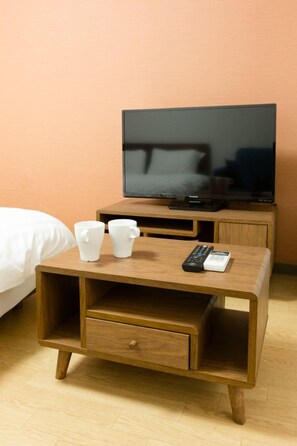 Living area - Umeda Mezondogure (Osaka)