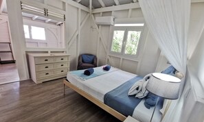 3 chambres, coffres-forts dans les chambres, fer et planche à repasser