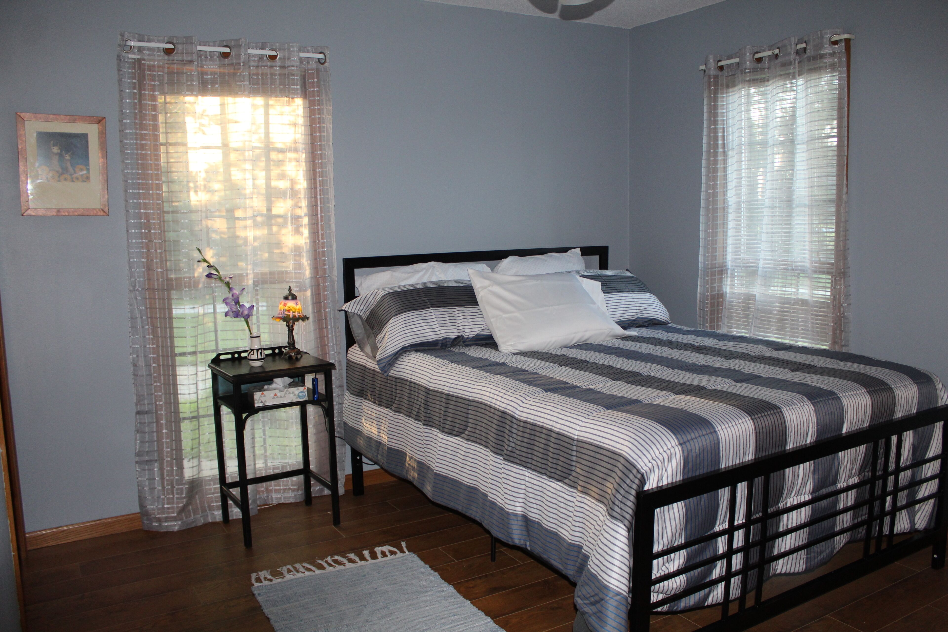 3 bedrooms, iron/ironing board, WiFi, bed sheets