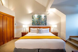 4 habitaciones, tabla de planchar con plancha, wifi y ropa de cama 