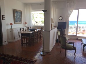 Interior - Le Chavanne - Parking - View - City center - 2 Bedrooms (Cassis)