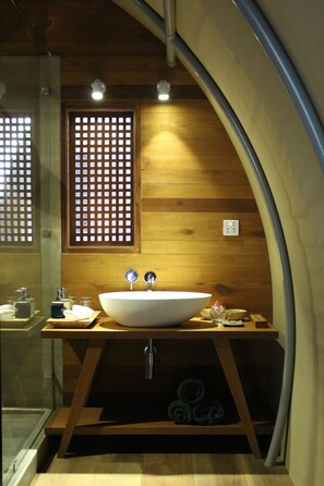 Jungloo | Bathroom sink - Jungloo at Templation (Siem Reap)