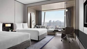 Chambre Exécutive, 2 lits doubles, non-fumeurs, vue ville | Couette en duvet d'oie, minibar, coffres-forts dans les chambres, bureau