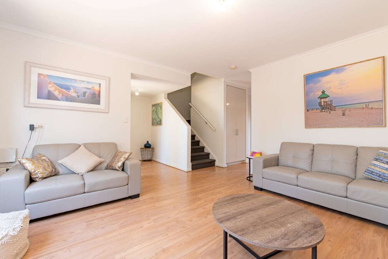Spacious 3BR Townhouse by Park • Free WiFi & Parking Close CBD — image 8