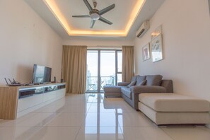 Télévision à écran plat