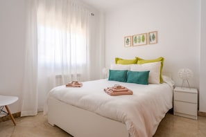 4 bedrooms, desk, iron/ironing board, free WiFi - TRANQUILITY AND REST TO ONE "CLICK" (Otura)