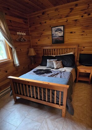 2 bedrooms, free WiFi, bed sheets - Cozy 2 BR Cottage close to Cavendish
Inn The Woods Cottages PEI - Cottage 2 (Kensington)