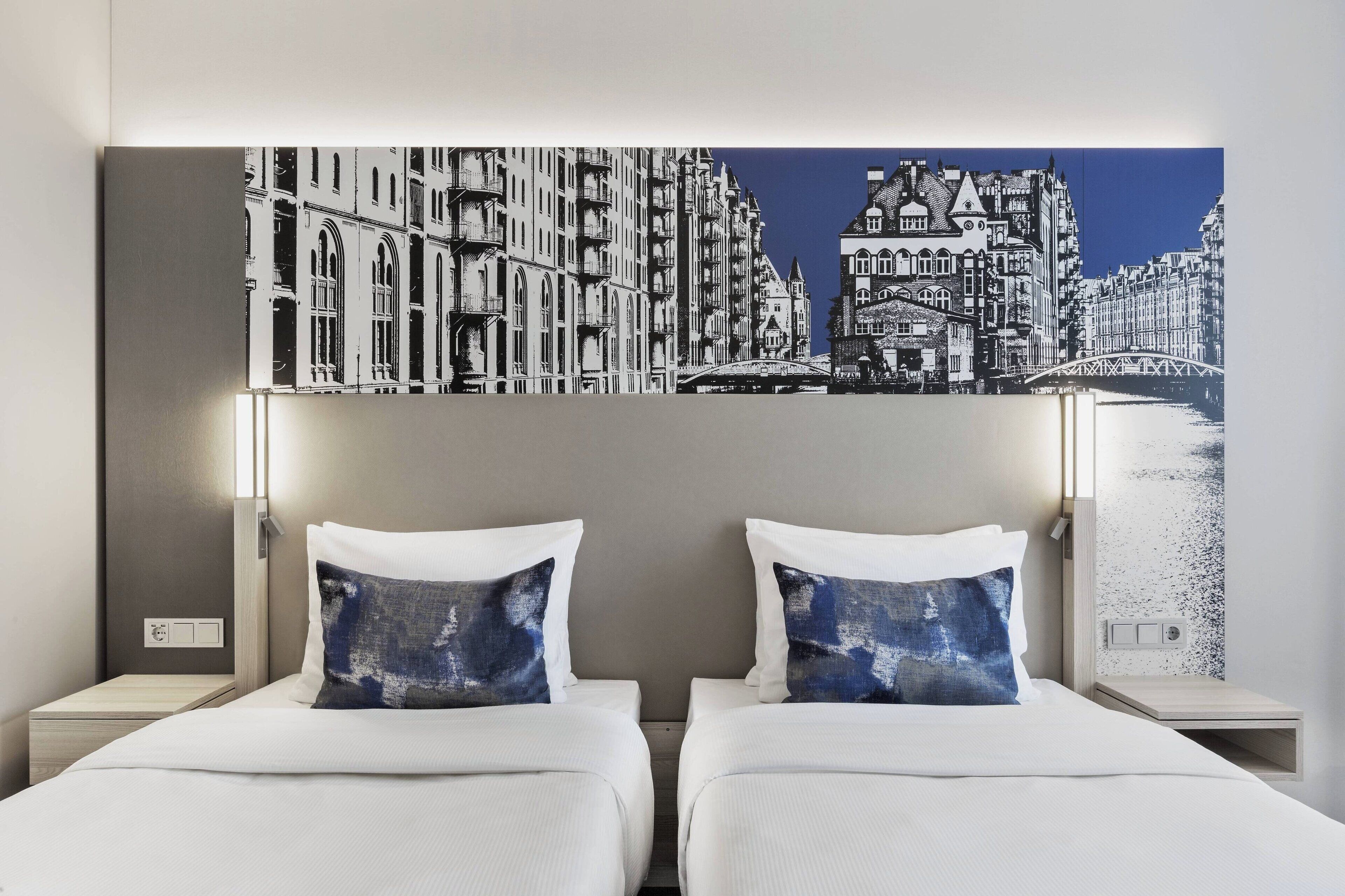 room, 2 single beds, non smoking | hypo-allergenic bedding, in-room safe, desk, laptop workspace