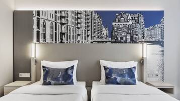 Room, 2 Twin Beds, Non Smoking | 1 bedroom, hypo-allergenic bedding, in-room safe, desk