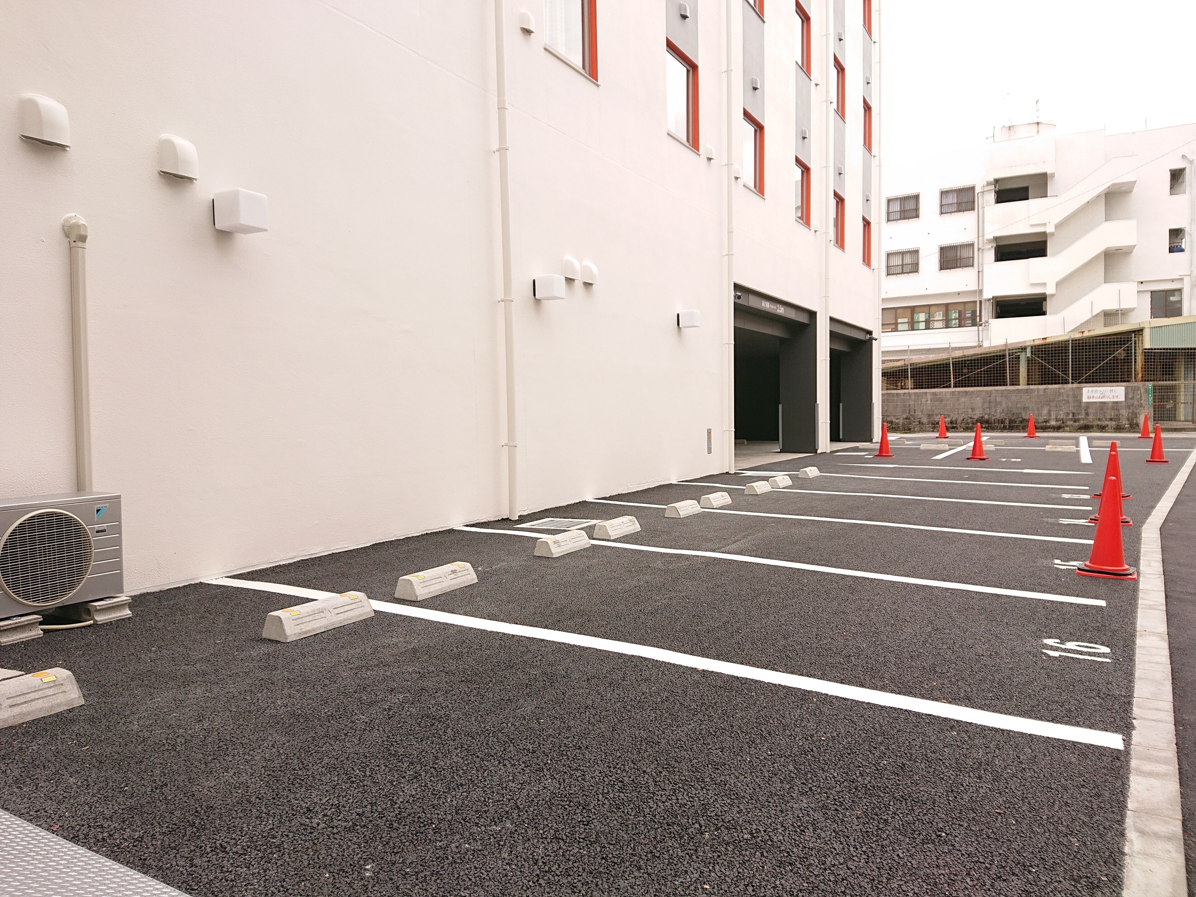 self-parking (surcharge) 700 per night