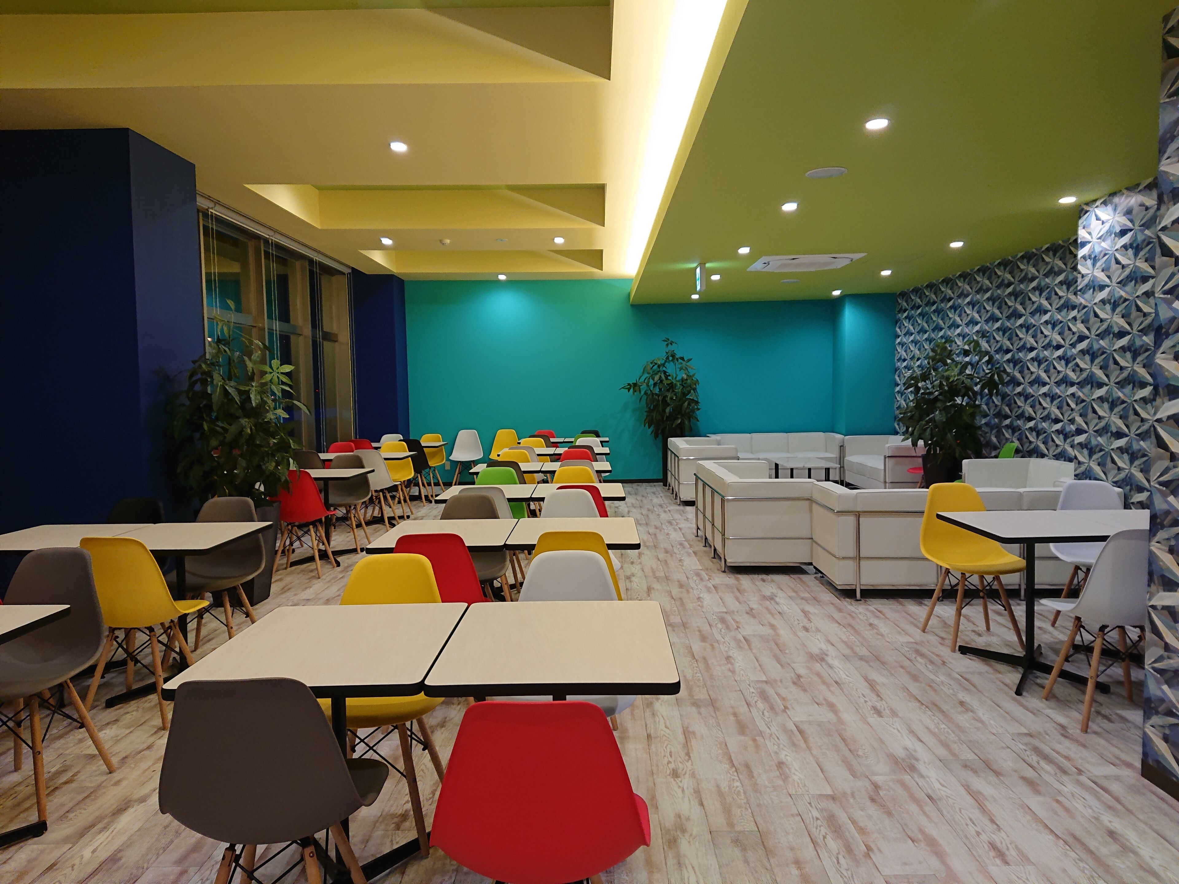 Daily cooked-to-order breakfast (JPY 1500 per person)