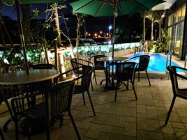 室外游泳池
