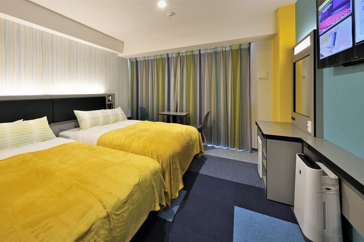 Down duvets, desk, blackout curtains, free WiFi