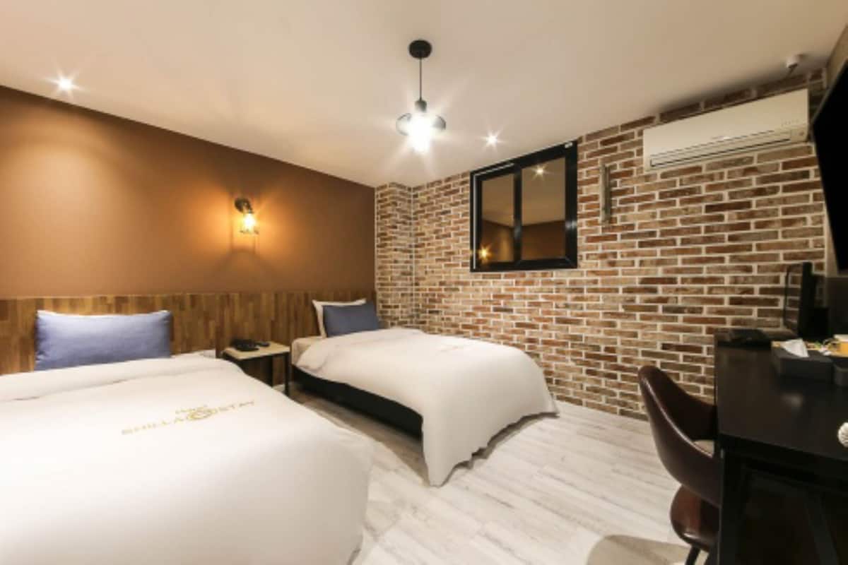 Business Twin Room (B) | Free WiFi