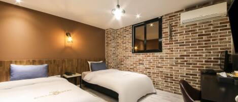 Business Twin Room (B) | Free WiFi