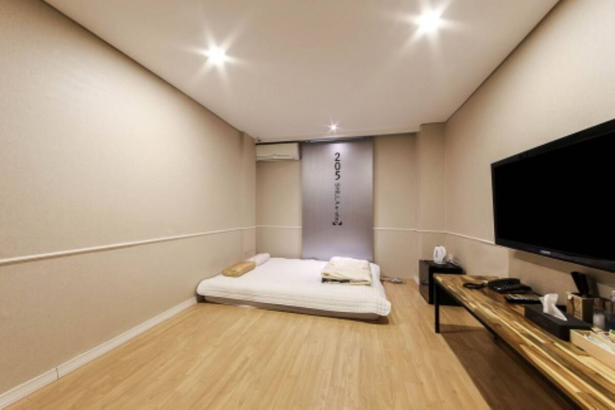 Room (Ondol) | WiFi (free)