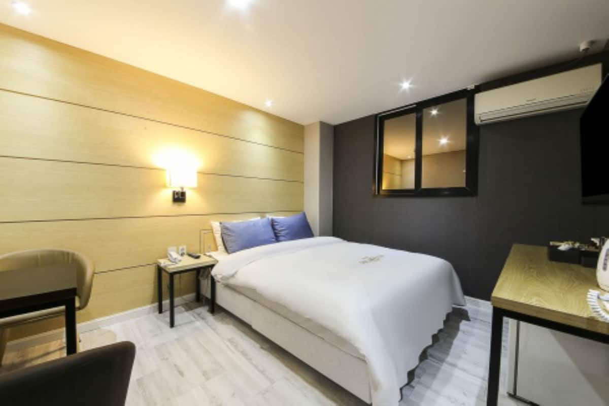 Standard Room | Free WiFi