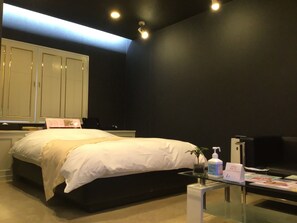 Deluxe Double Room, Smoking | Premium bedding, down comforters, minibar, individually decorated