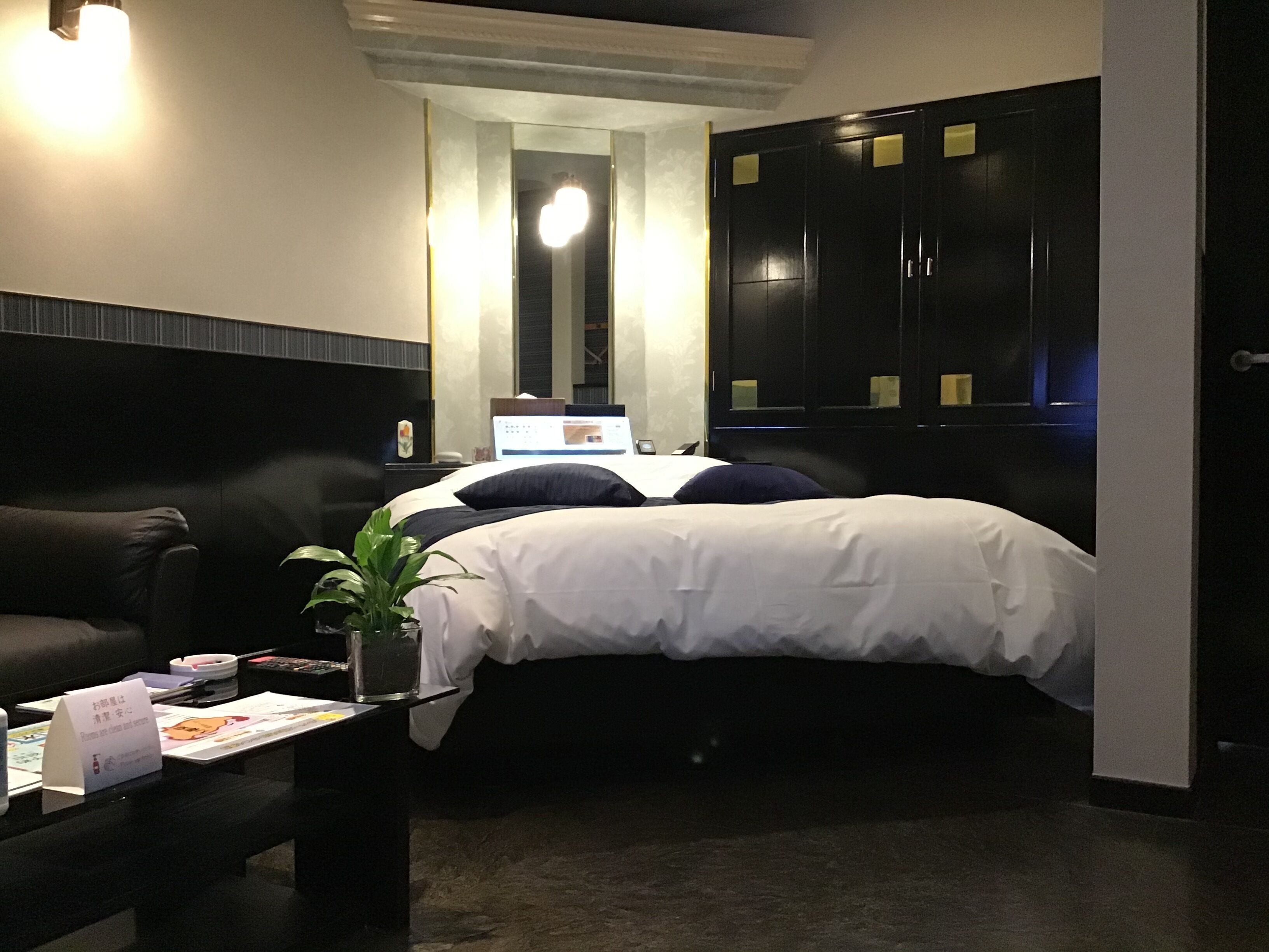 Premium bedding, down duvets, minibar, individually decorated