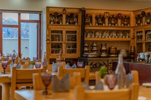 Se sirven desayunos, almuerzos, cenas y cocina india 