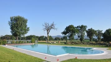 Alberca al aire libre por temporada