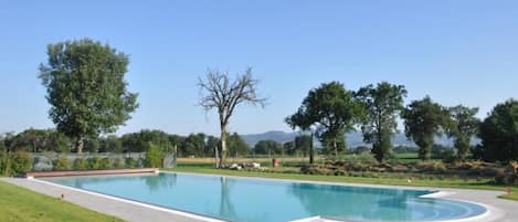 Außenpool (je nach Saison geöffnet)