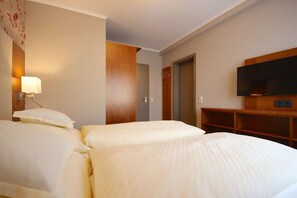Suite | In-room safe, blackout curtains, free WiFi, bed sheets - Hotel Hanken (Wangerooge)