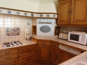 Réfrigérateur, micro-ondes, four, lave-vaisselle