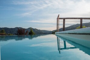 Piscina externa sazonal