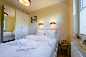 Apartment | 2 bedrooms, iron/ironing board, free WiFi