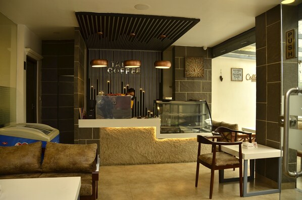 Coffee shop - Hotel Tapas (Kathmandu)