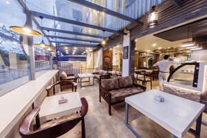 Coffee shop