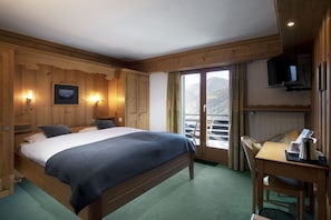 Superior-Doppelzimmer | Zimmersafe, individuell dekoriert, individuell eingerichtet