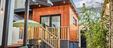 Individually decorated, soundproofing, free WiFi, bed sheets