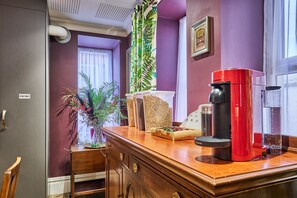 Dining room - Art House  (Londonderry)