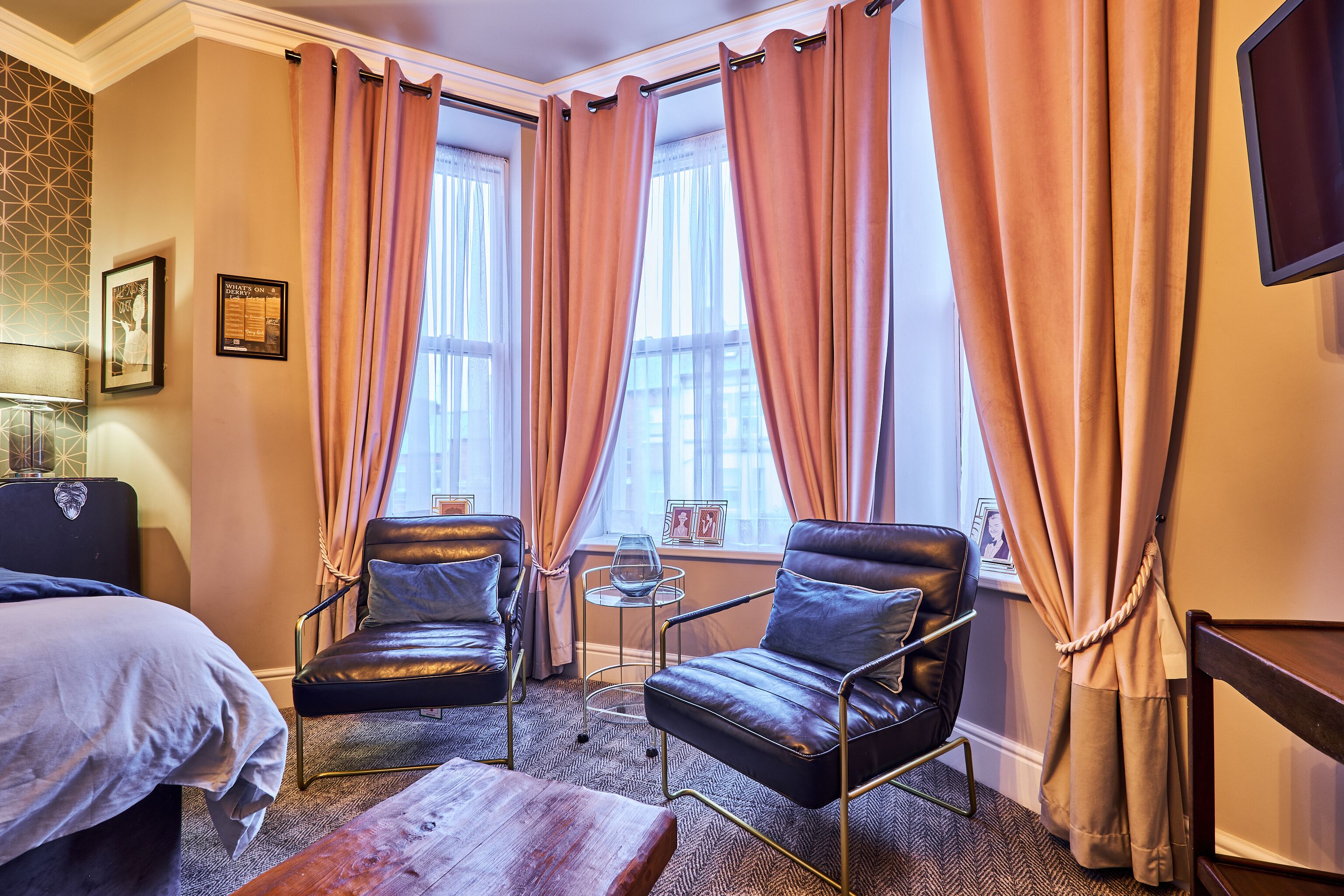 بديكورات فريدة لكل غرفة وتجهيزات عازلة للصوت وواي فاي مجانًا