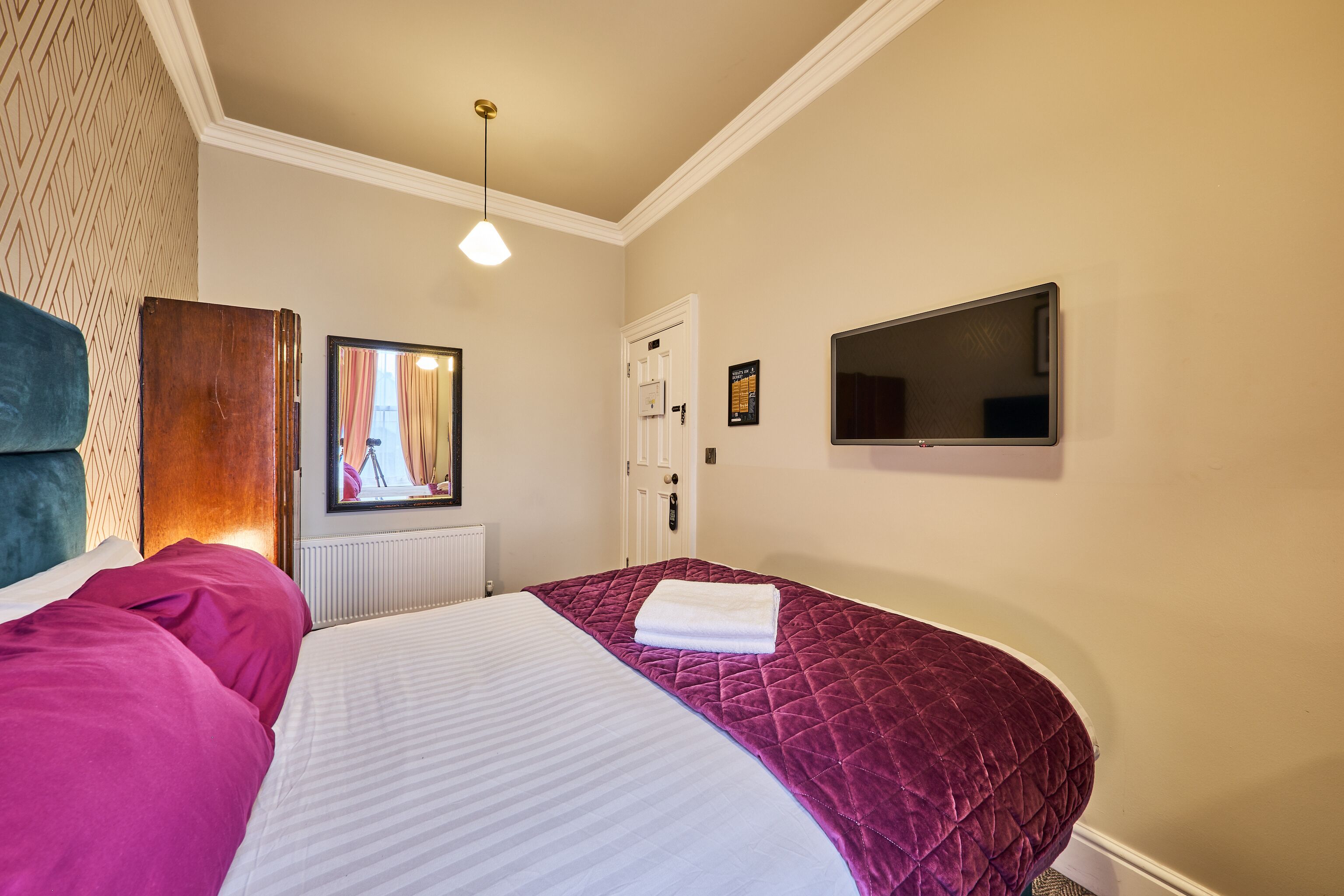 Individually decorated, soundproofing, free WiFi, bed sheets