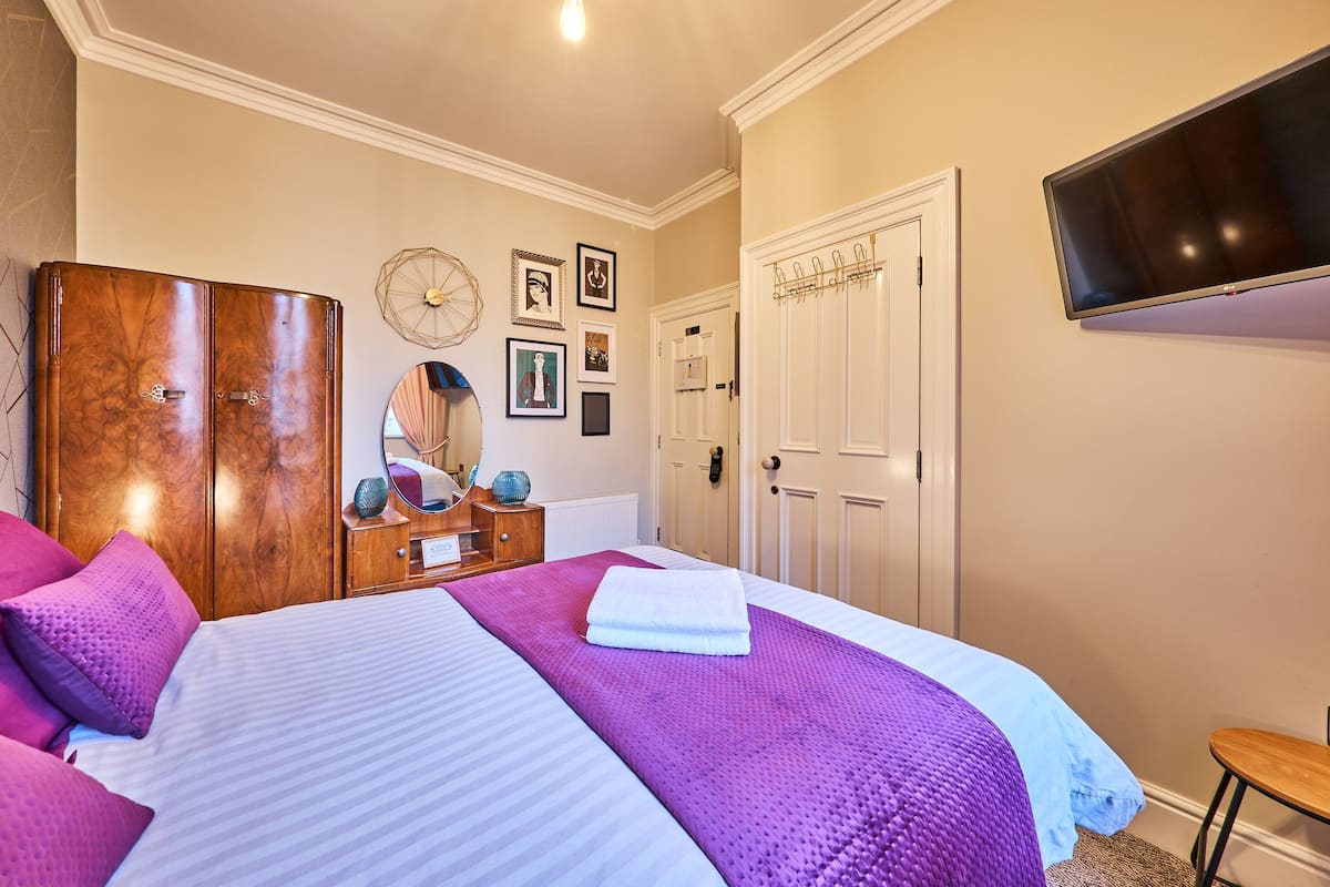 Individually decorated, soundproofing, free WiFi, bed sheets