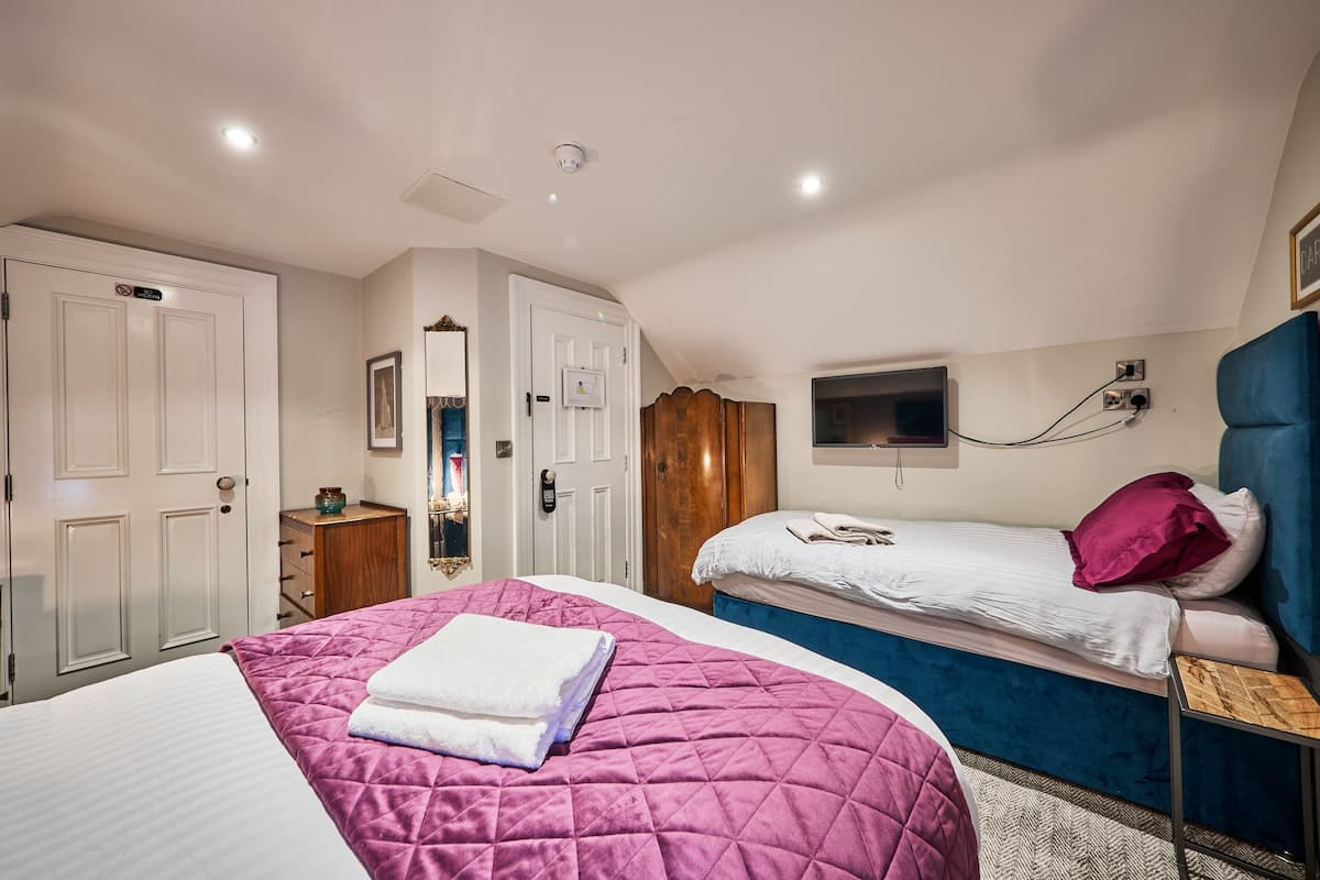 Individually decorated, soundproofing, free WiFi, bed sheets