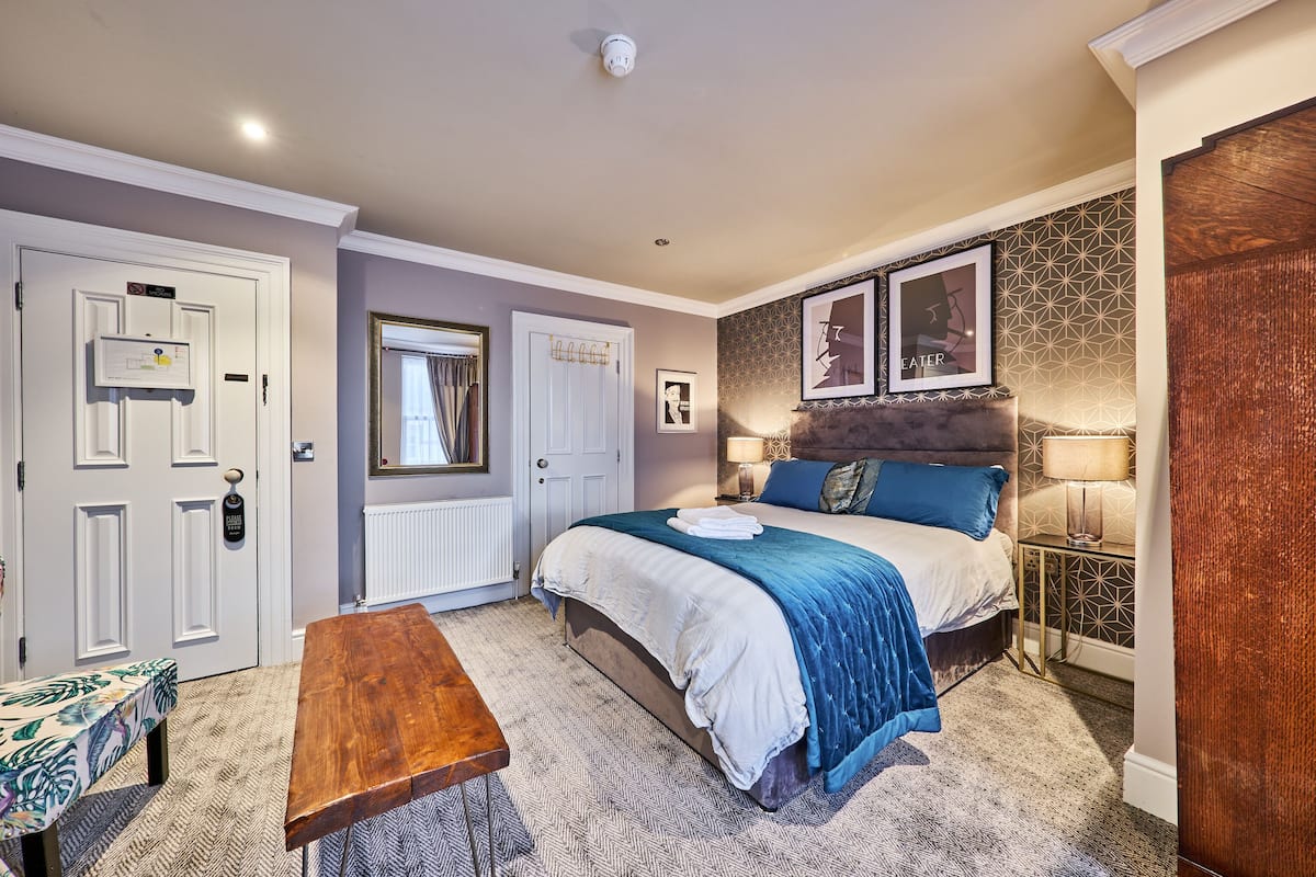 Individually decorated, soundproofing, free WiFi, bed sheets