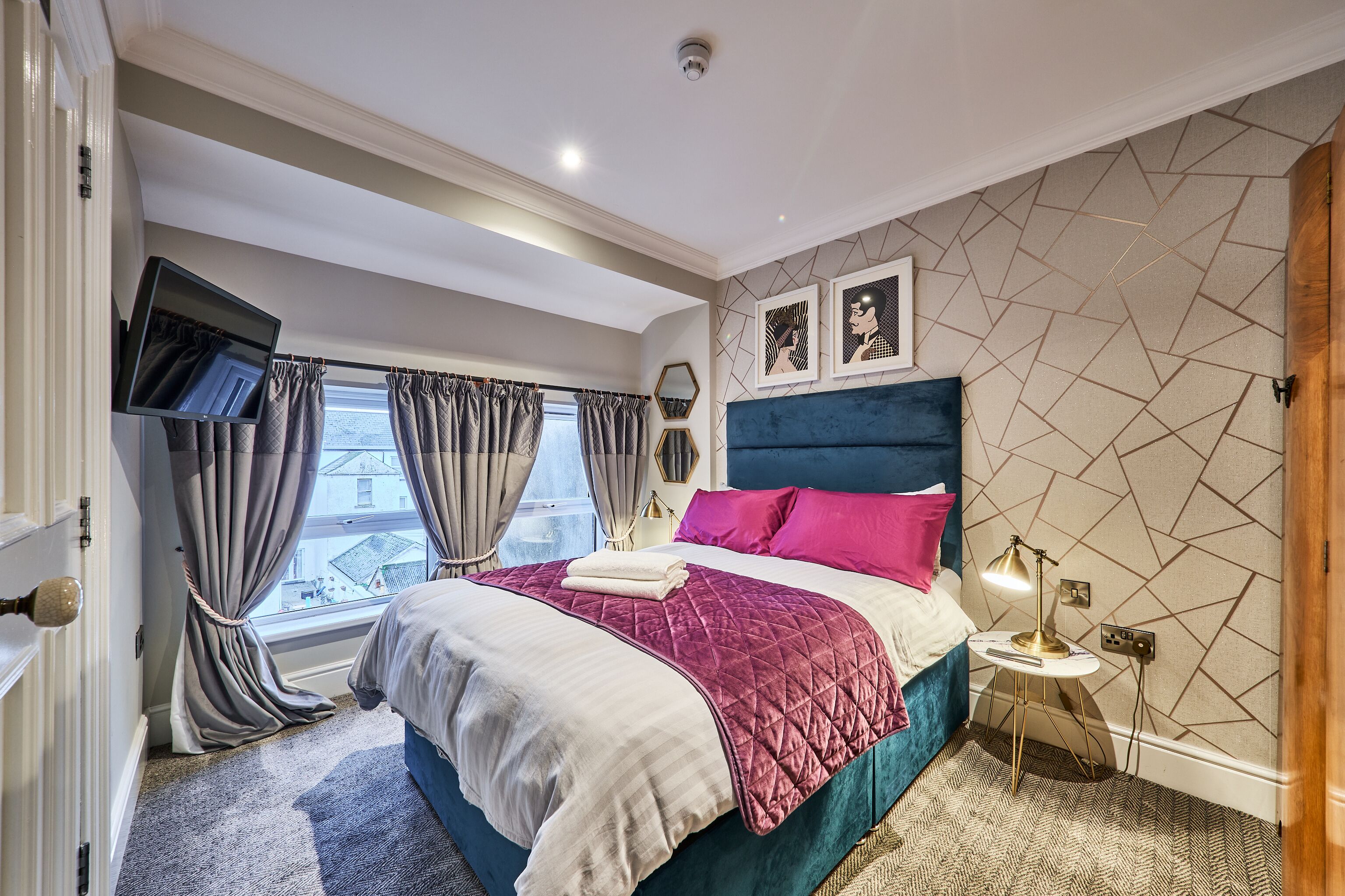 Individually decorated, soundproofing, free WiFi, bed sheets