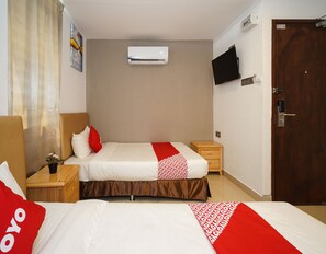 Deluxe Twin Room | Free WiFi - Enrich Hotel (Sungai Buloh)